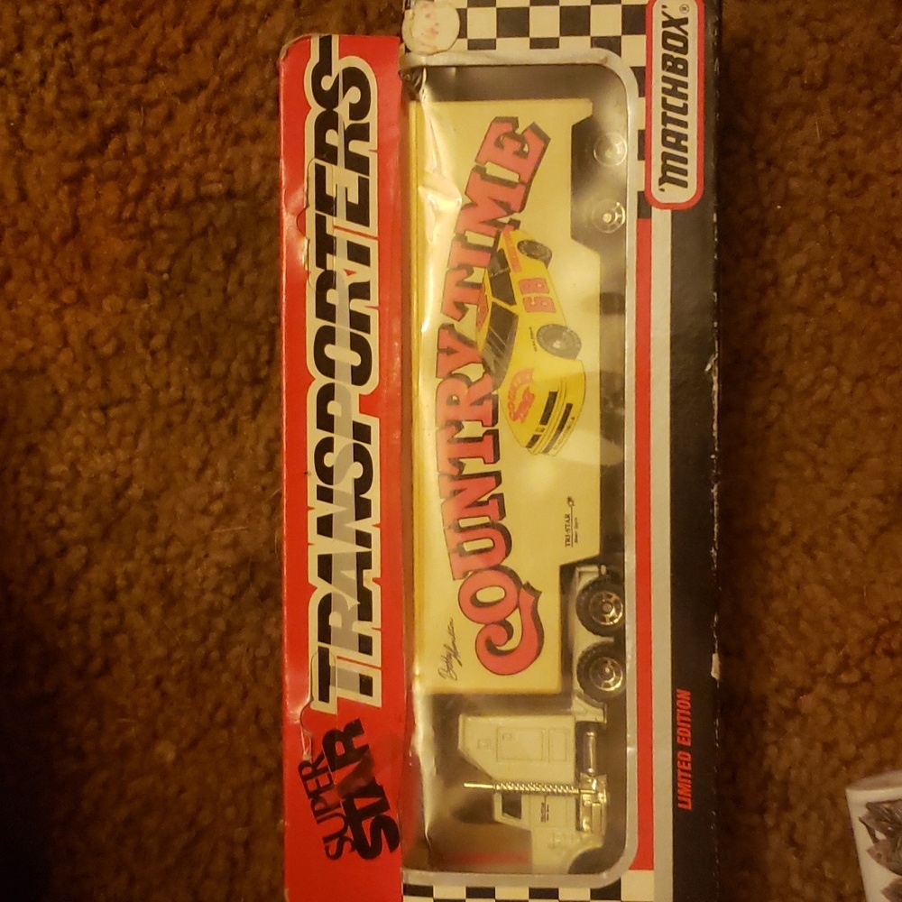 Matchbox Transporter- Country Time